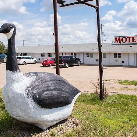 Wild Goose Motel Kerrobert Exterior photo